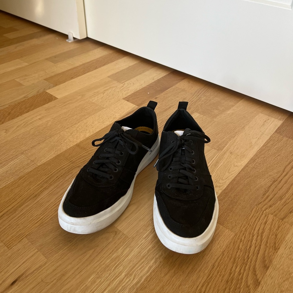 Cole Haan Grandpro Rally Canvas Sneaker - Size 9.5 *Great Condition*